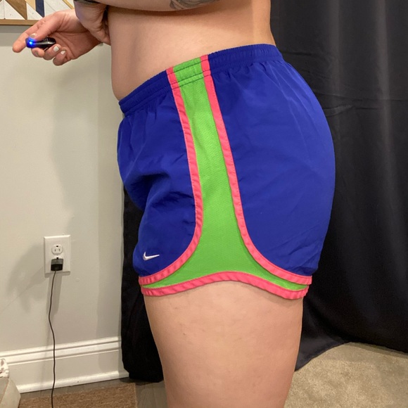 Nike running short - Picture 2 of 3